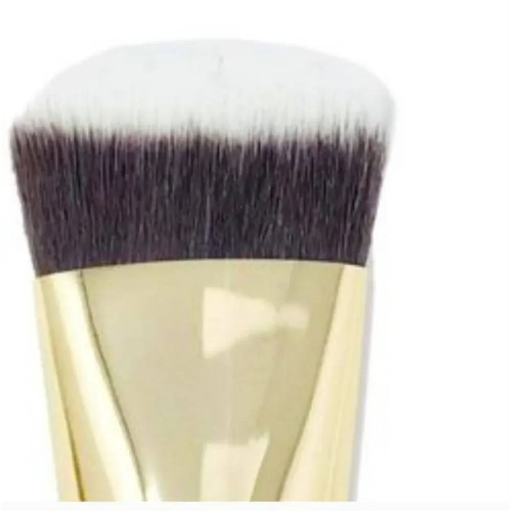 The Creme Shop‎ Laser Cut Edged Brush